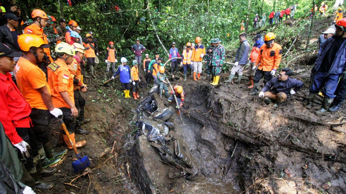 indonesia landslide 61767 Newspack Asia Asia